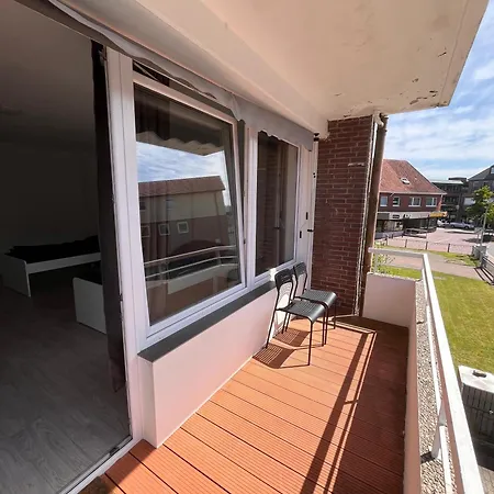 3 Bedroom Apartment, 6 Singlebeds, Parking, Balcony, 5min To Autobahn A7 公寓